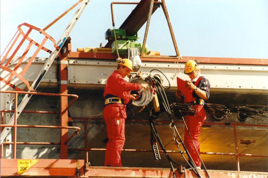 The Øresund Link: Millennium Connection between Sweden and Denmark made possible with DSI Technology The Øresund Link: Millennium Connection between Sweden and Denmark made possible with DSI Technology