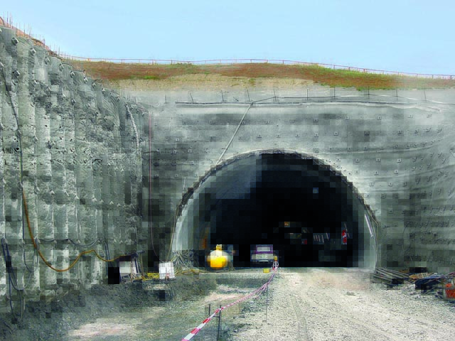 Construction of the Augustaburg Tunnel on the new Nuremberg-Berlin High-Speed Railway Line Construction of the Augustaburg Tunnel on the new Nuremberg-Berlin High-Speed Railway Line