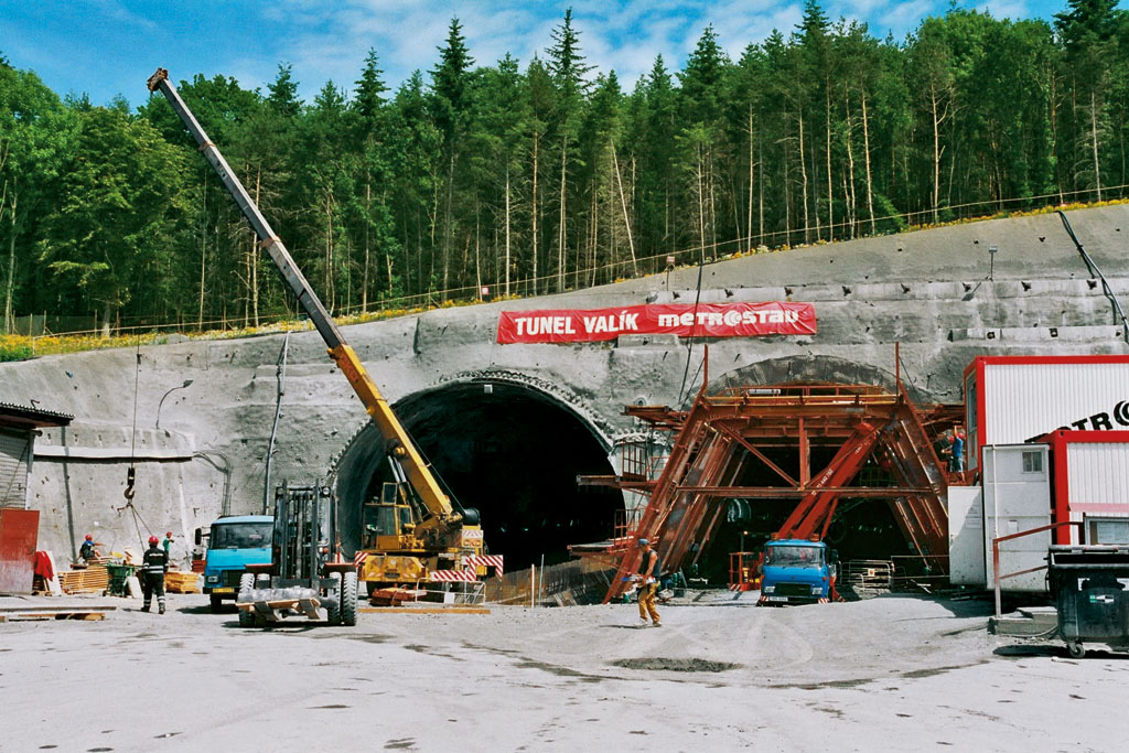 Valik Tunnel reinforced with DSI Hollow Bar Anchors Valik Tunnel reinforced with DSI Hollow Bar Anchors