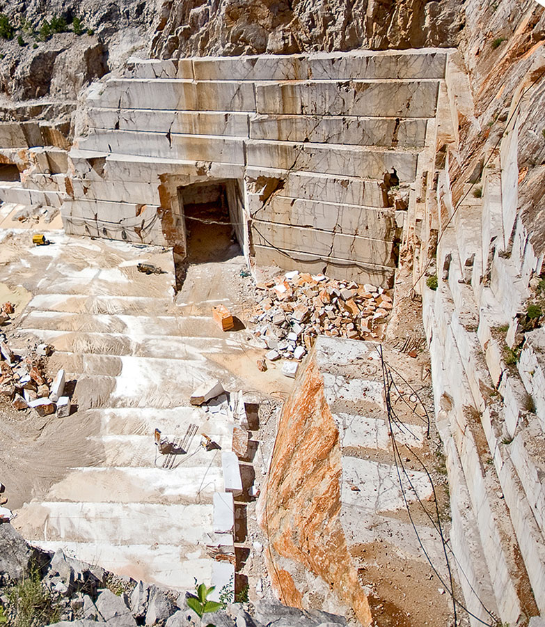 High Quality Marble from Slovenia: Safe Advance in Underground Mining with DSI High Quality Marble from Slovenia: Safe Advance in Underground Mining with DSI
