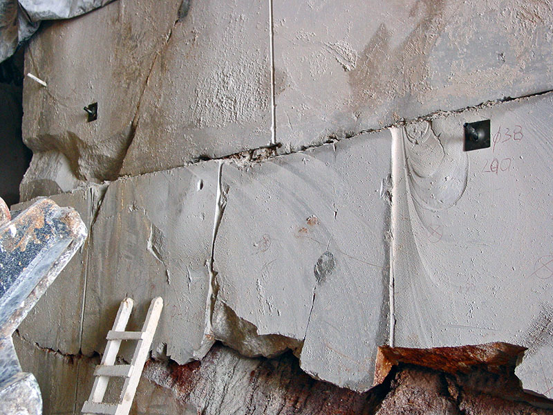 High Quality Marble from Slovenia: Safe Advance in Underground Mining with DSI High Quality Marble from Slovenia: Safe Advance in Underground Mining with DSI