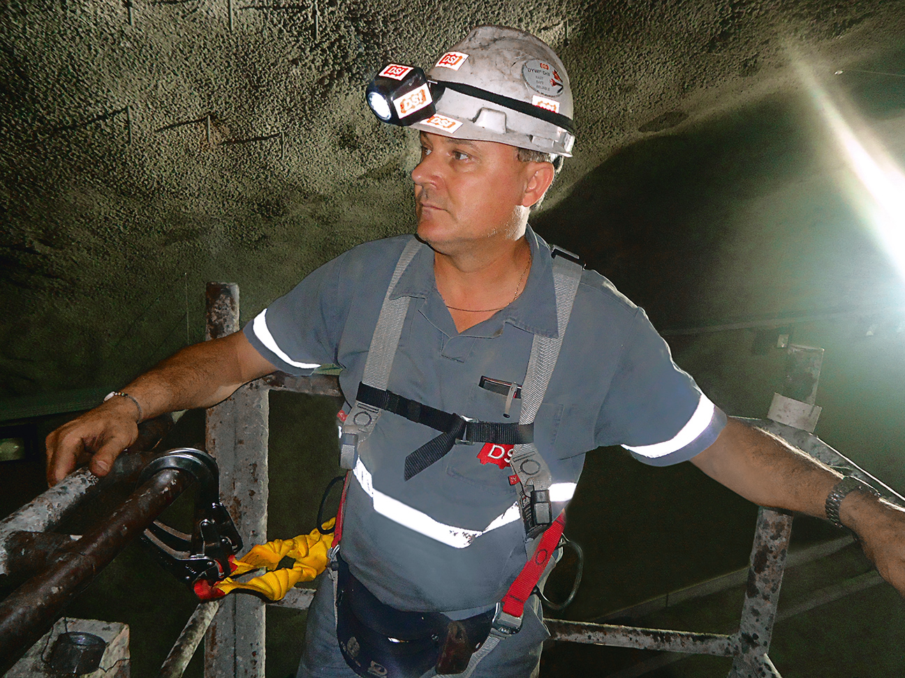 Extension of the BR 101 Motorway: DSI Rock Bolts stabilize the Formigão Tunnel Extension of the BR 101 Motorway: DSI Rock Bolts stabilize the Formigão Tunnel